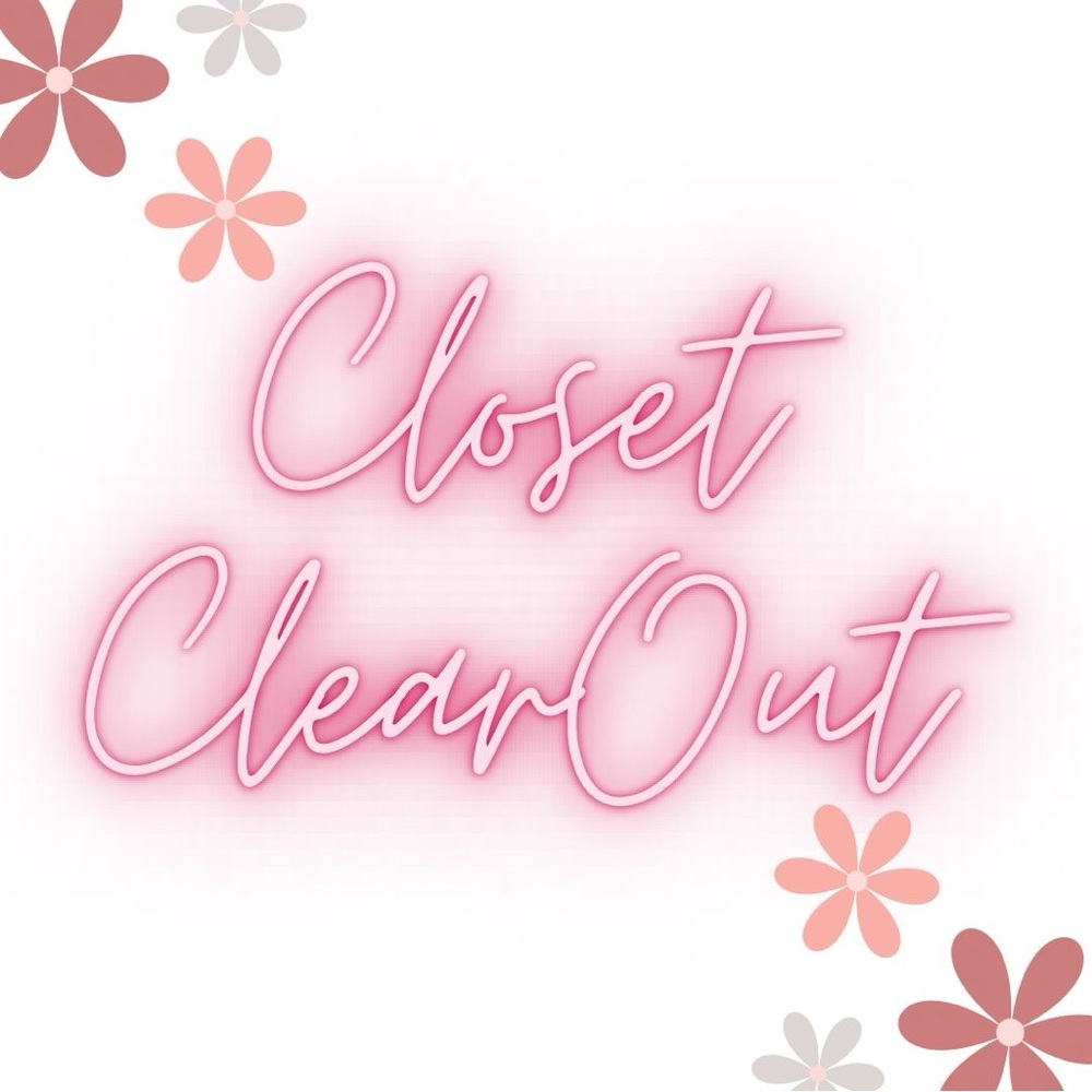 Closet Clear Out Sign